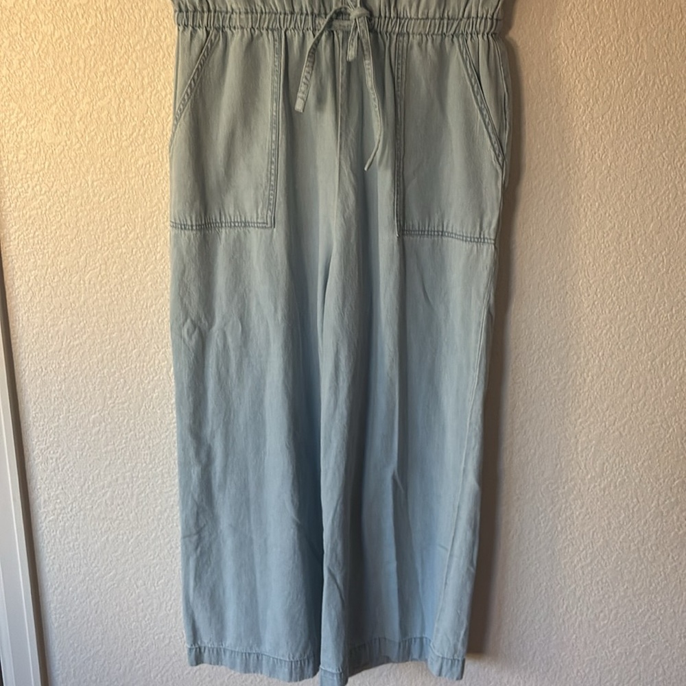 Universal Thread Women's Chambray Sleeveless Jumpsuit Size Medium - Picture 5 of 10